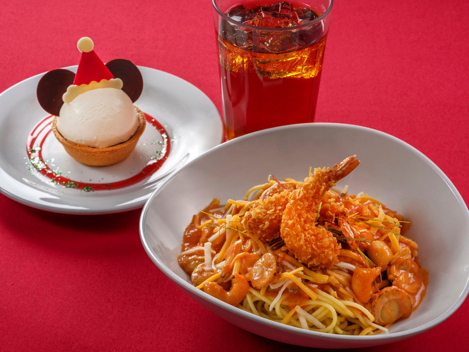 スペシャルパスタセット 2,180円 販売店舗：「プラザパビリオン・レストラン」（C）Disney