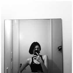 モデルプレス - 三吉彩花、ショートボブ姿で美腹筋あらわ「格好良い」「憧れる」と注目集まる