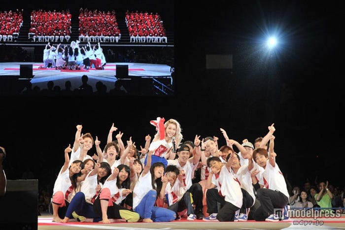 加藤ミリヤとダンスチーム「MY BEATS」