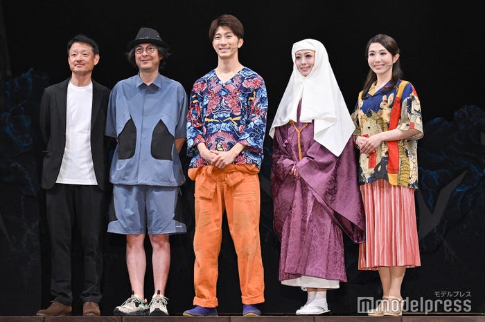 福田転球氏、河原雅彦氏、濱田崇裕、朝月希和、笠松はる(C)モデルプレス