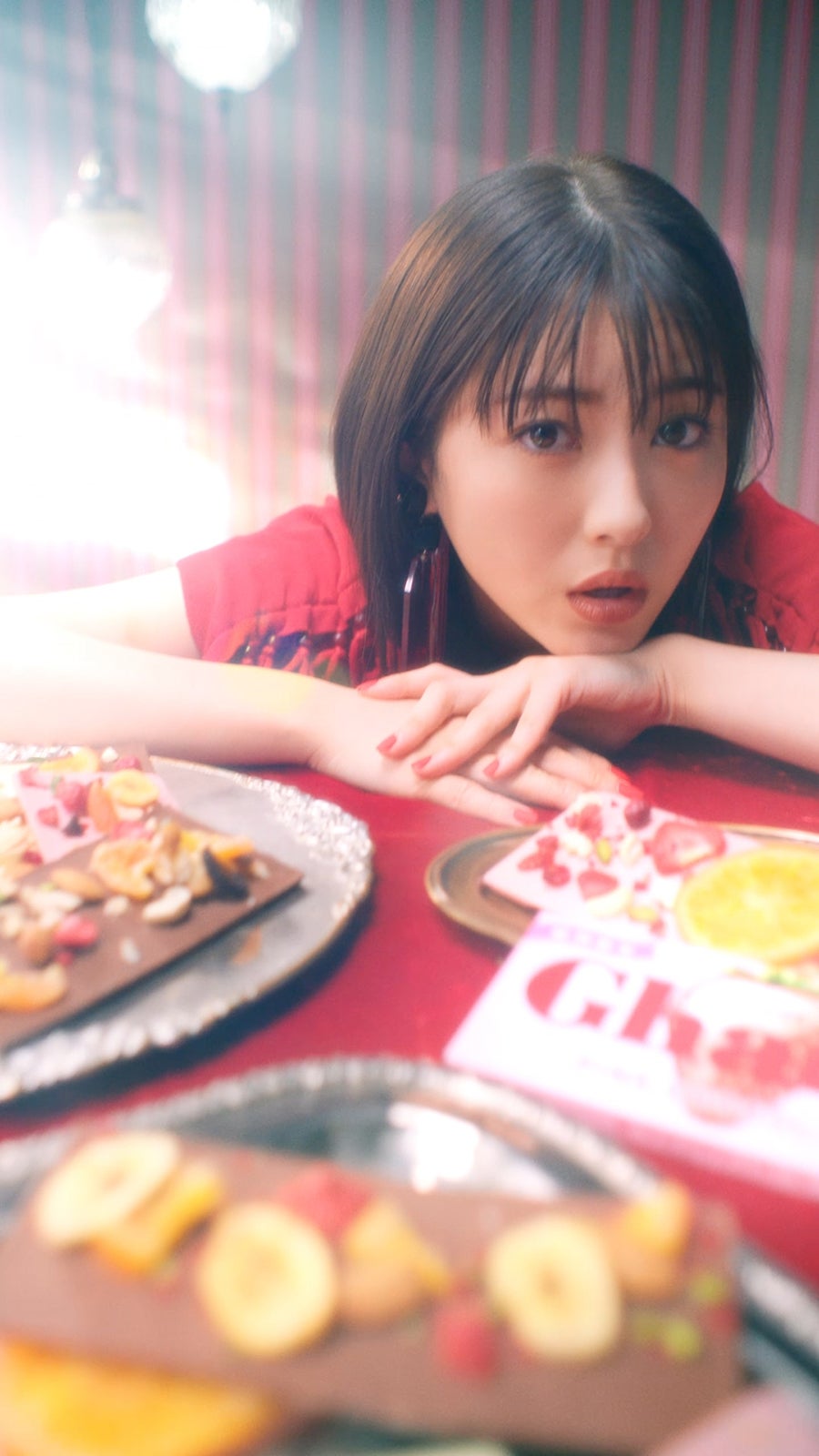 浜辺美波／新WEB動画より（提供写真）