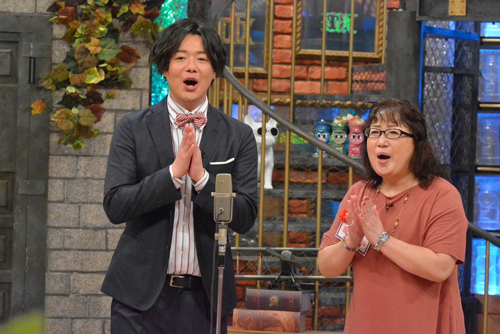 シュウペイ、母・康子 （C）読売テレビ