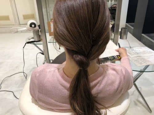 ゴムでくくります。