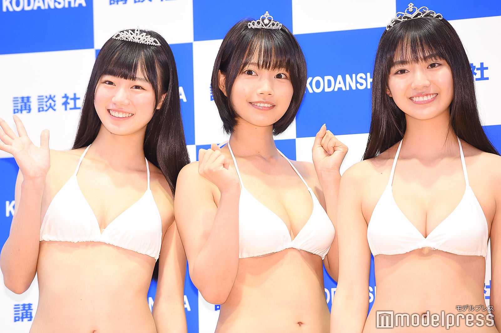 （左から）ぴーぴる、夏目綾、豊田ルナ （C）モデルプレス