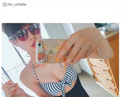 内田理央、ふんわり美バスト強調 ワンピース水着姿が「朝からセクシー」