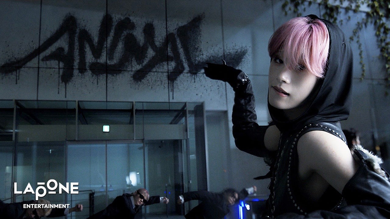JO1、全米デビュー作タイトル曲「ANIMAL」MV公開 川西拓実が作曲参加・ワイルドに踊り狂う