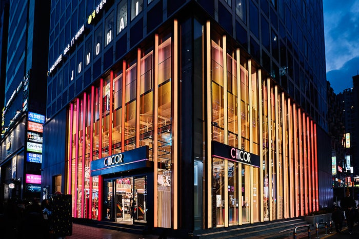 CHICORフラッグシップ江南駅店/画像提供:株式会社 新世界