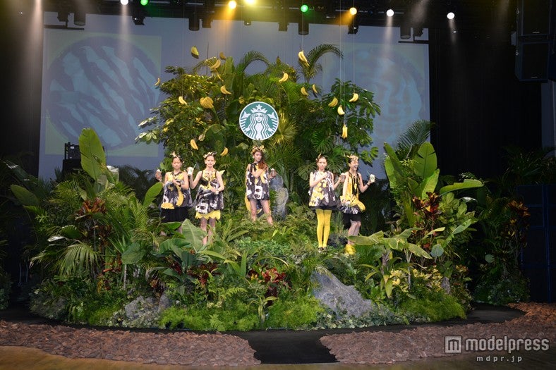 （中央）山田優