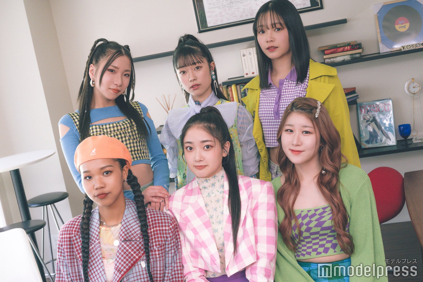 Little Glee Monster／（前列左から）miyou、結海、カレン（後列左から）MAYU、アサヒ、ミカ（C）モデルプレス