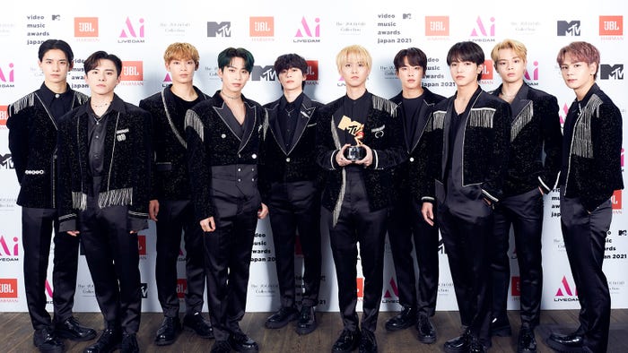 JO1(撮影/渡邊玲奈:田中聖太郎写真事務所)