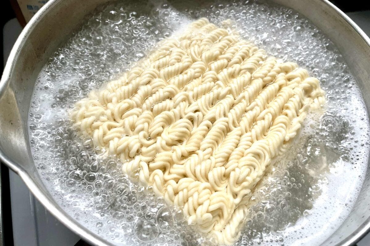 冷やしねぎ塩卵かけらーめん
