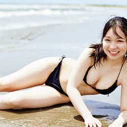 モデルプレス - “ミニグラの新星”池本しおり、ビキニでグラマラスボディ堂々披露