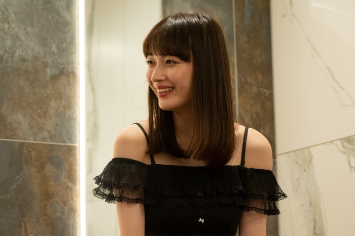 茅島みずき(C)「明日、私は誰かのカノジョ」製作委員会・MBS