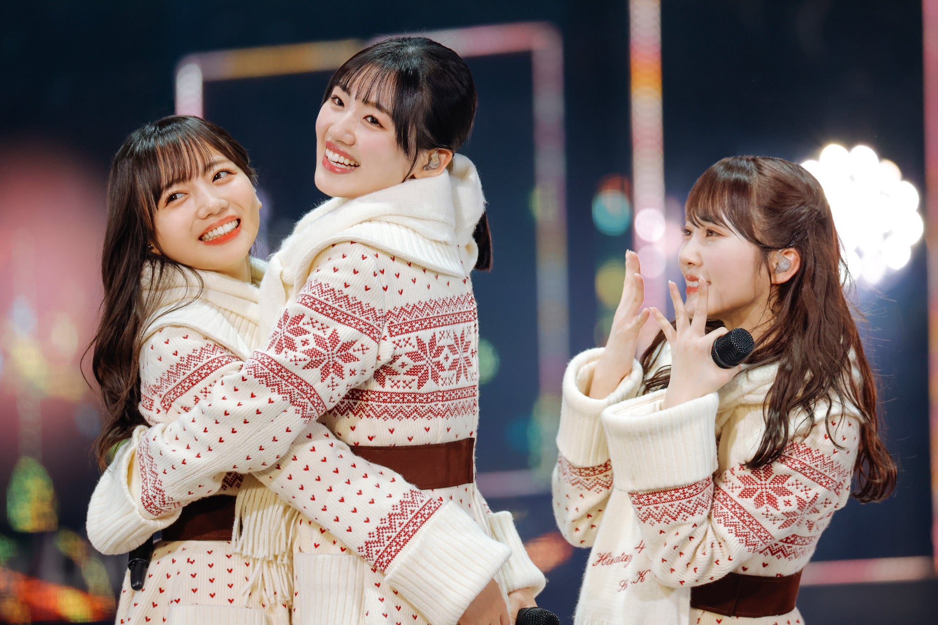 齊藤京子、佐々木美玲、加藤史帆「Happy Train Tour 2023」／撮影：上山陽介