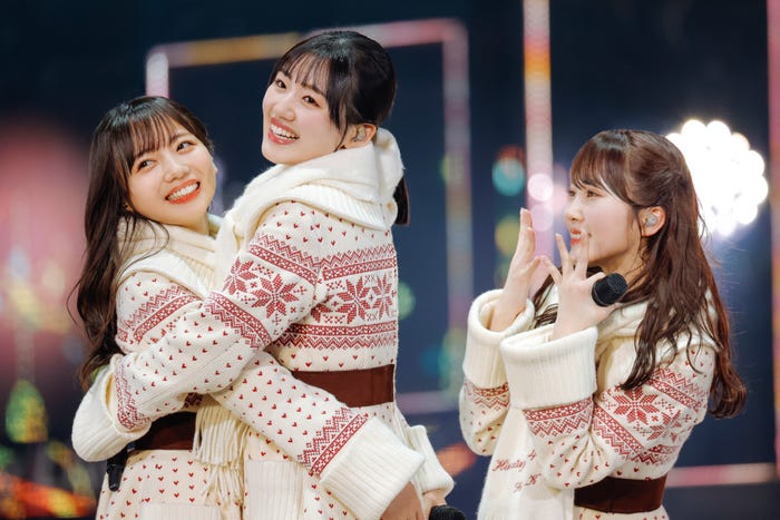 齊藤京子、佐々木美玲、加藤史帆「Happy Train Tour 2023」/撮影:上山陽介