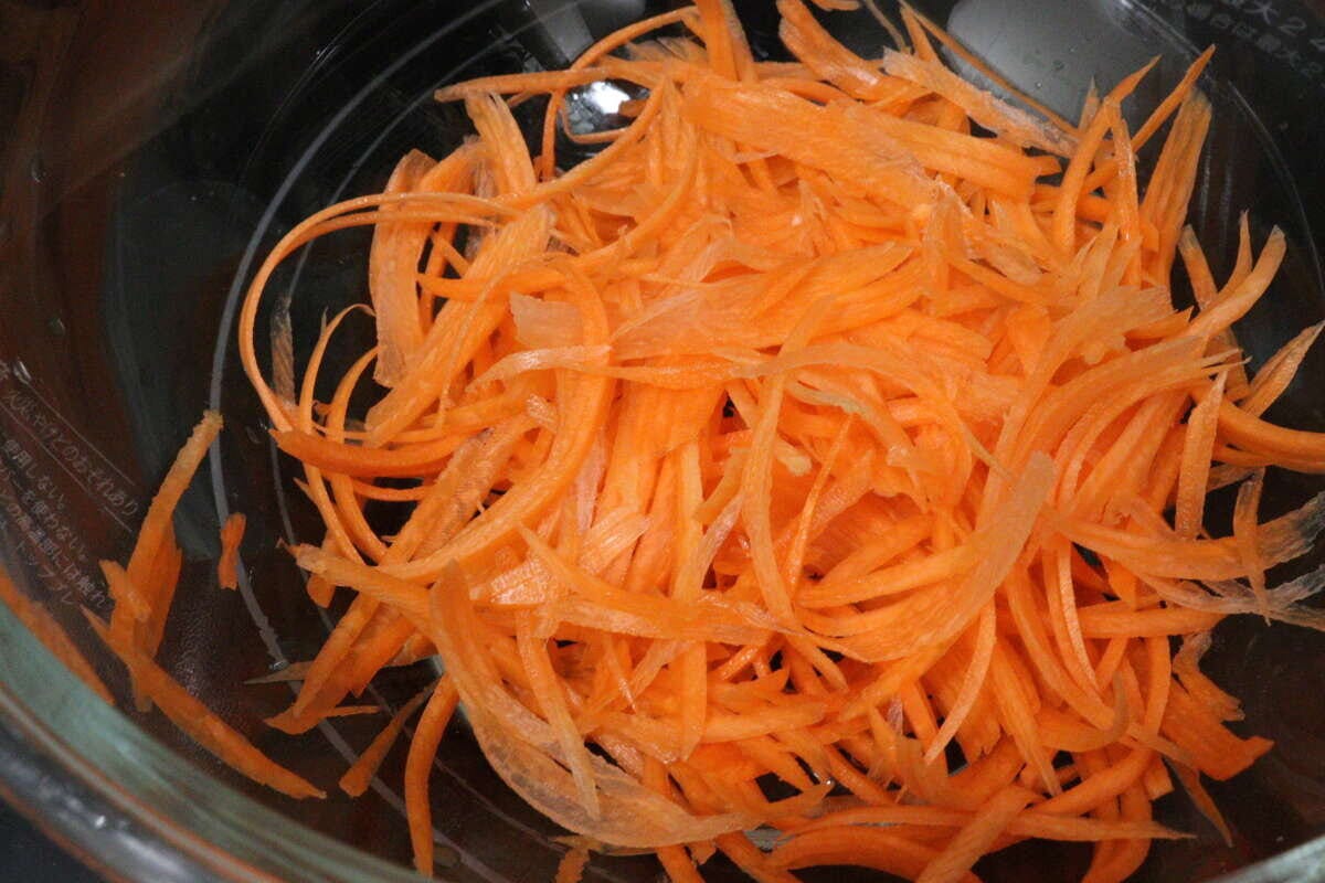 ダイソー オールステンレスピーラー 2way ダイソー オールステンレスピーラー 2way 千切り 完成