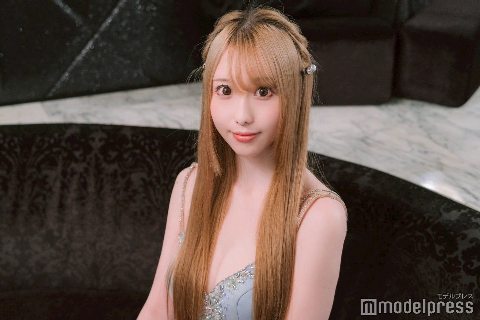 【#キャバクラで働く理由】厳しかった親への反発で高校留年「破門にされていました」父のバイク事故きっかけで家族関係に変化──東京歌舞伎町・七瀬あおい