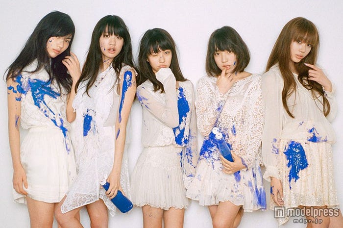 夢みるアドレセンス(左から)小林玲、志田友美、荻野可鈴、京佳、山田朱莉