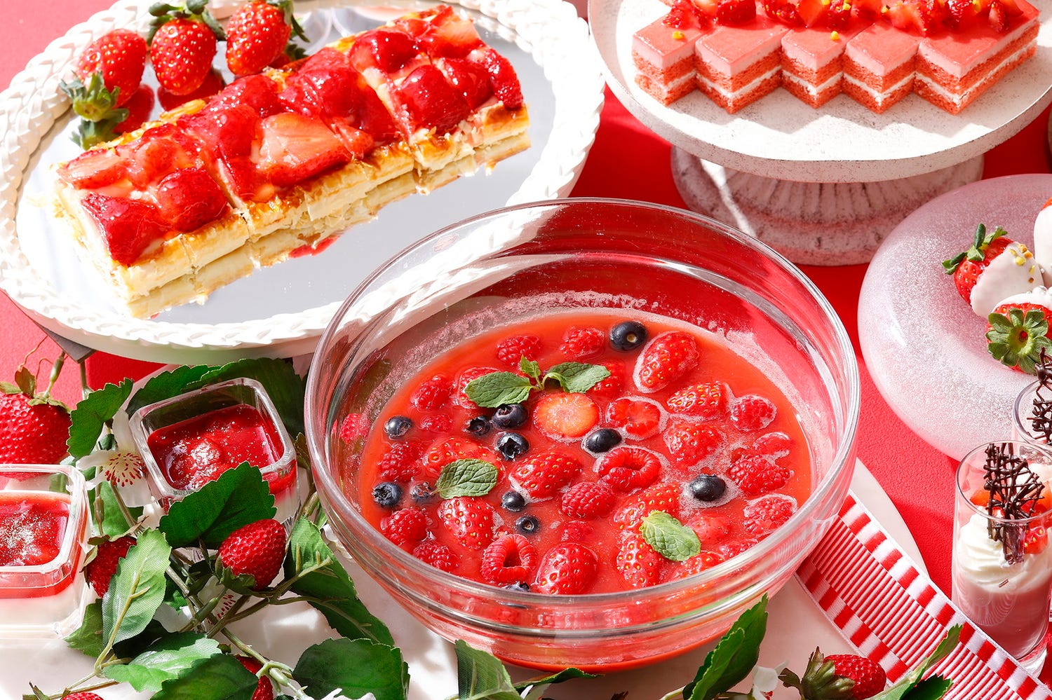 いちごワールドに夢中になれる「クレイジーストロベリー スイーツブッフェ」ホテル インターコンチネンタル 東京ベイで開催