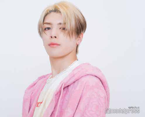 &TEAM最年少MAKI、グループチャットで「Kくんの気持ちを1回経験してみたい」実家での家族エピソードも【インタビュー連載ソロ編Vol.2】