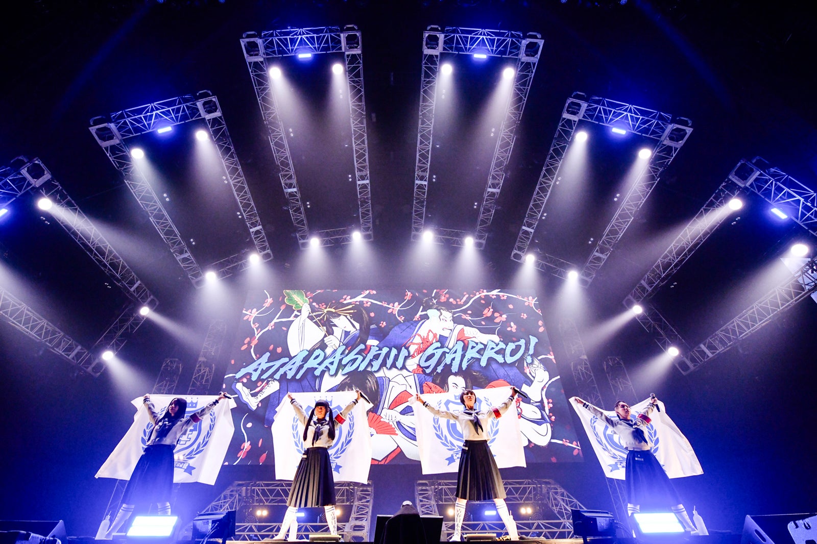 新しい学校のリーダーズ（C）ハタサトシ／高田梓／ヨシモリユウナ