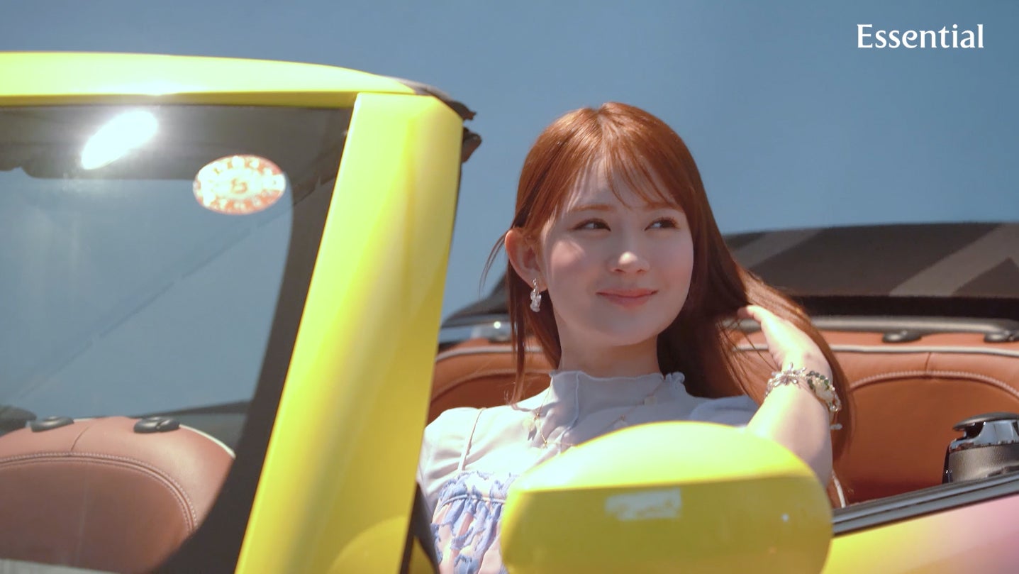 畑芽育「さらツヤすぎる！Essential！（LOVEマシーン）」篇メイキング（提供写真）