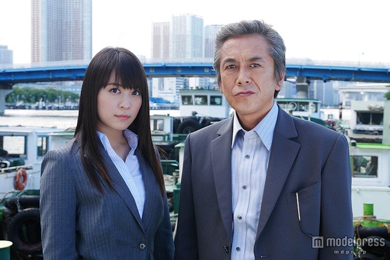 （左から）北乃きい、寺島進（画像提供：関西テレビ）