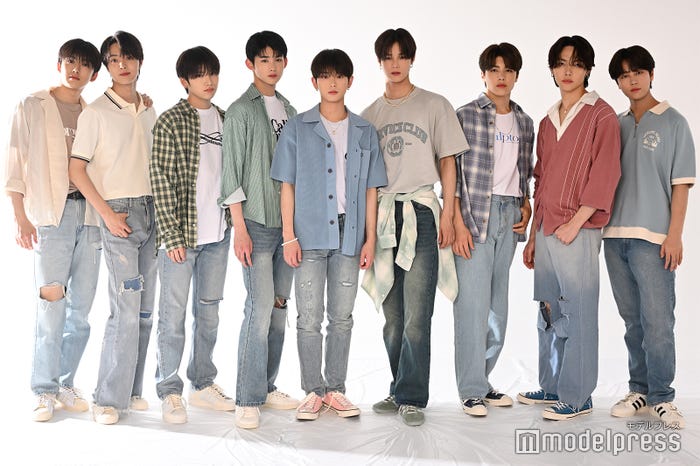 &TEAM/(左から)FUMA、EJ、YUMA、JO、HARUA、K、MAKI、NICHOLS、TAKI(C)モデルプレス
