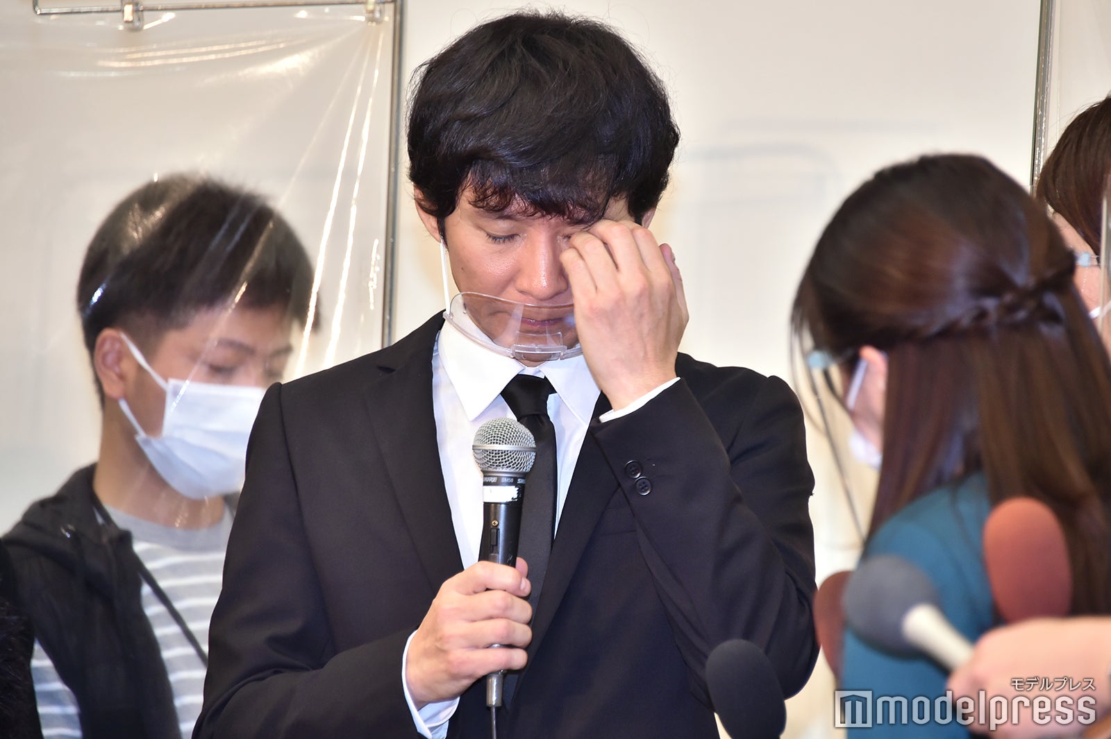 渡部建謝罪会見 （C）モデルプレス