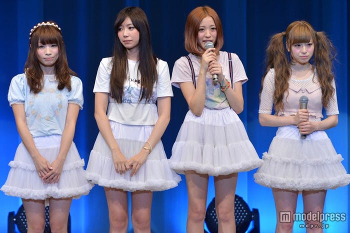 「mer fes」にてライブパフォーマンスを行ったSilent Siren(左から)あいにゃん、ひなんちゅ、すぅ、ゆかるん