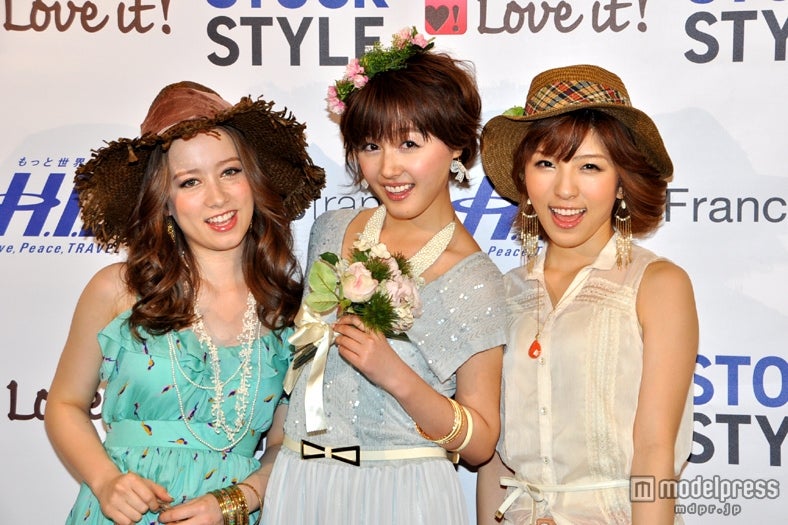 左から：ドーキンズ英里奈、久住小春、松井絵里奈