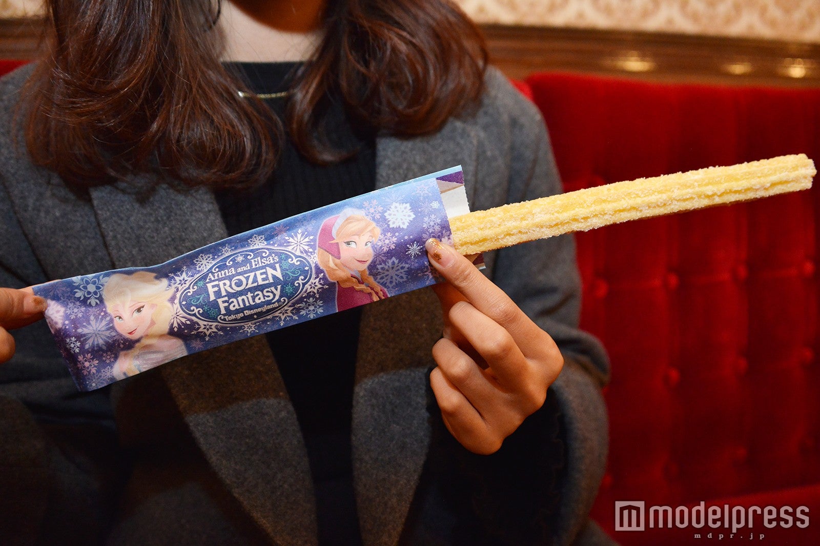 ホワイトチュロス（バニラ）1個 ¥310（C）モデルプレス