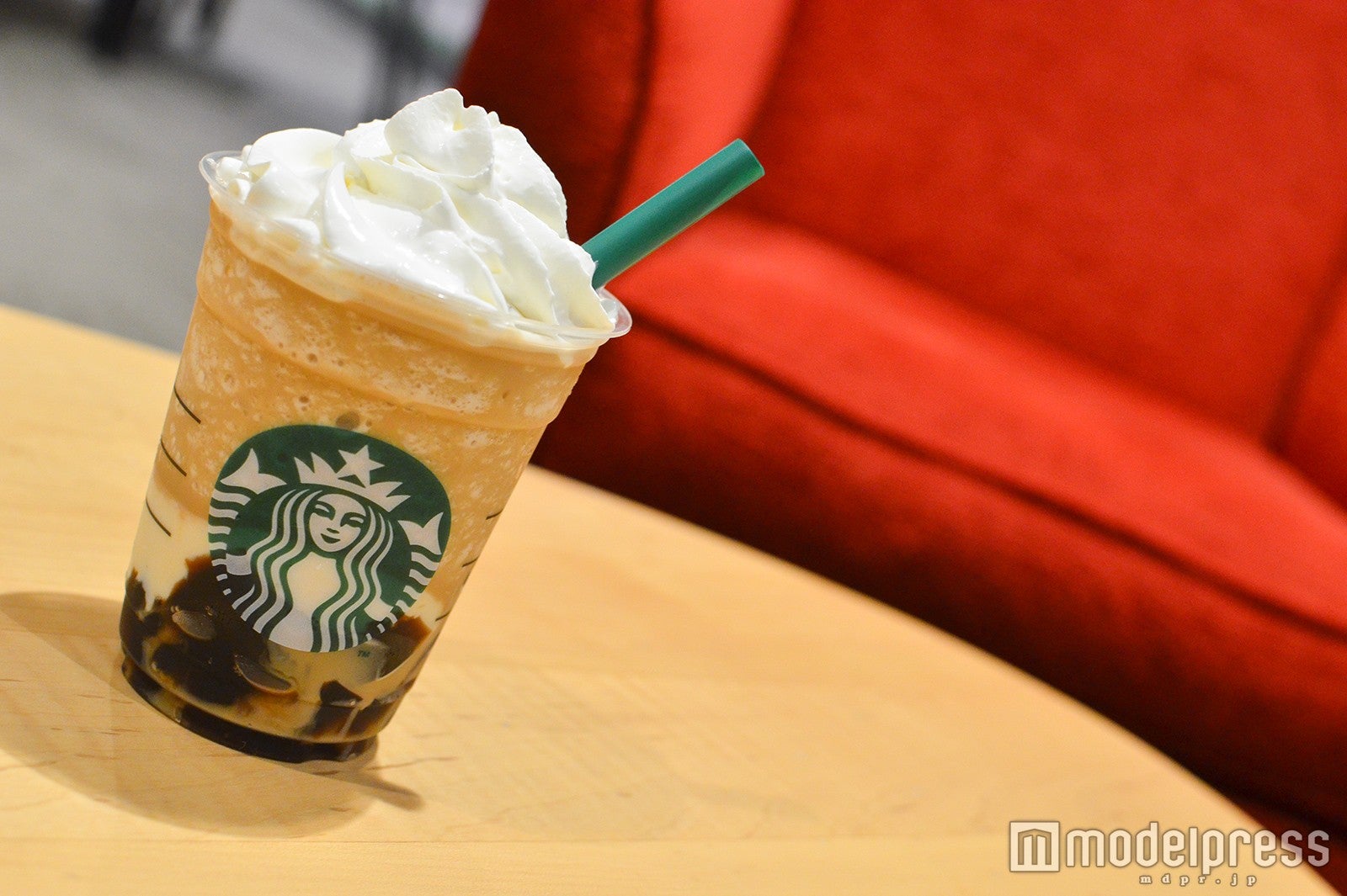 コーヒー ジェリー＆クリーミー バニラ フラペチーノ（R）／（C）モデルプレス