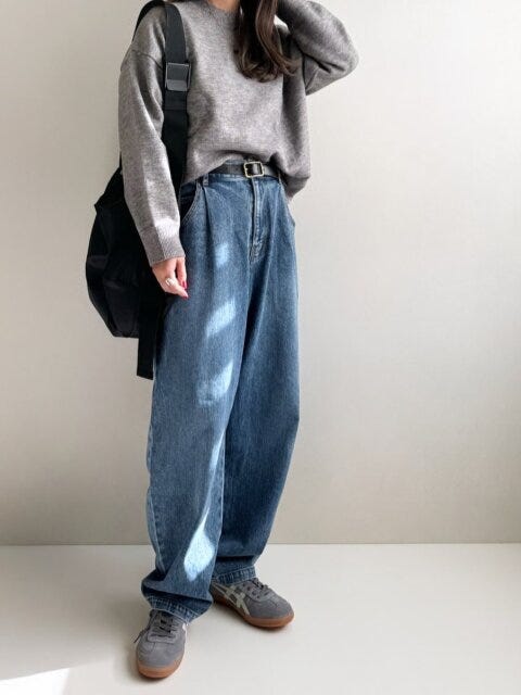 洗練見えカジュアルコーデ 2025冬レディースグレーニット洗練見えカジュアルコーデ