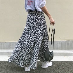 今年もやっぱりトレンド入り!春だから花柄スカートをまといたい♡