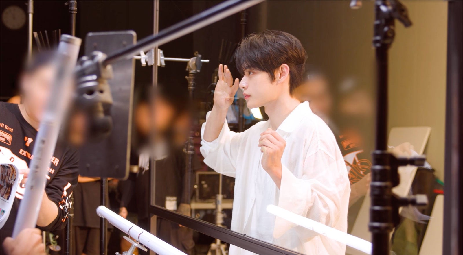 新CM「ビフェスタ セラムクレンジングオイル」篇メイキングより（提供写真）