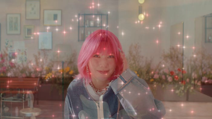 仲里依紗「ホットペッパービューティー」CM「ビビビ祭 パレード」篇(提供写真)