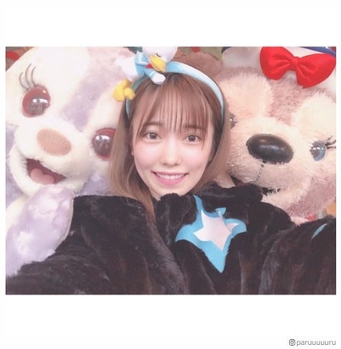 島崎遥香、上海ディズニーでのモコモコ3ショットが「可愛さの極み」称賛相次ぐ 女子旅プレス