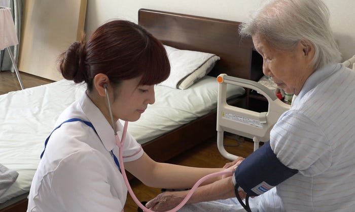 看護師の顔も持つ(写真提供:関西テレビ)