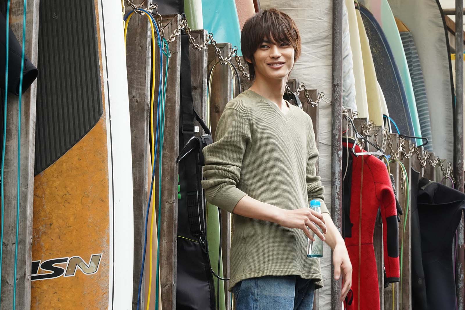 神尾楓珠「真夏のシンデレラ」第1話より（C）フジテレビ