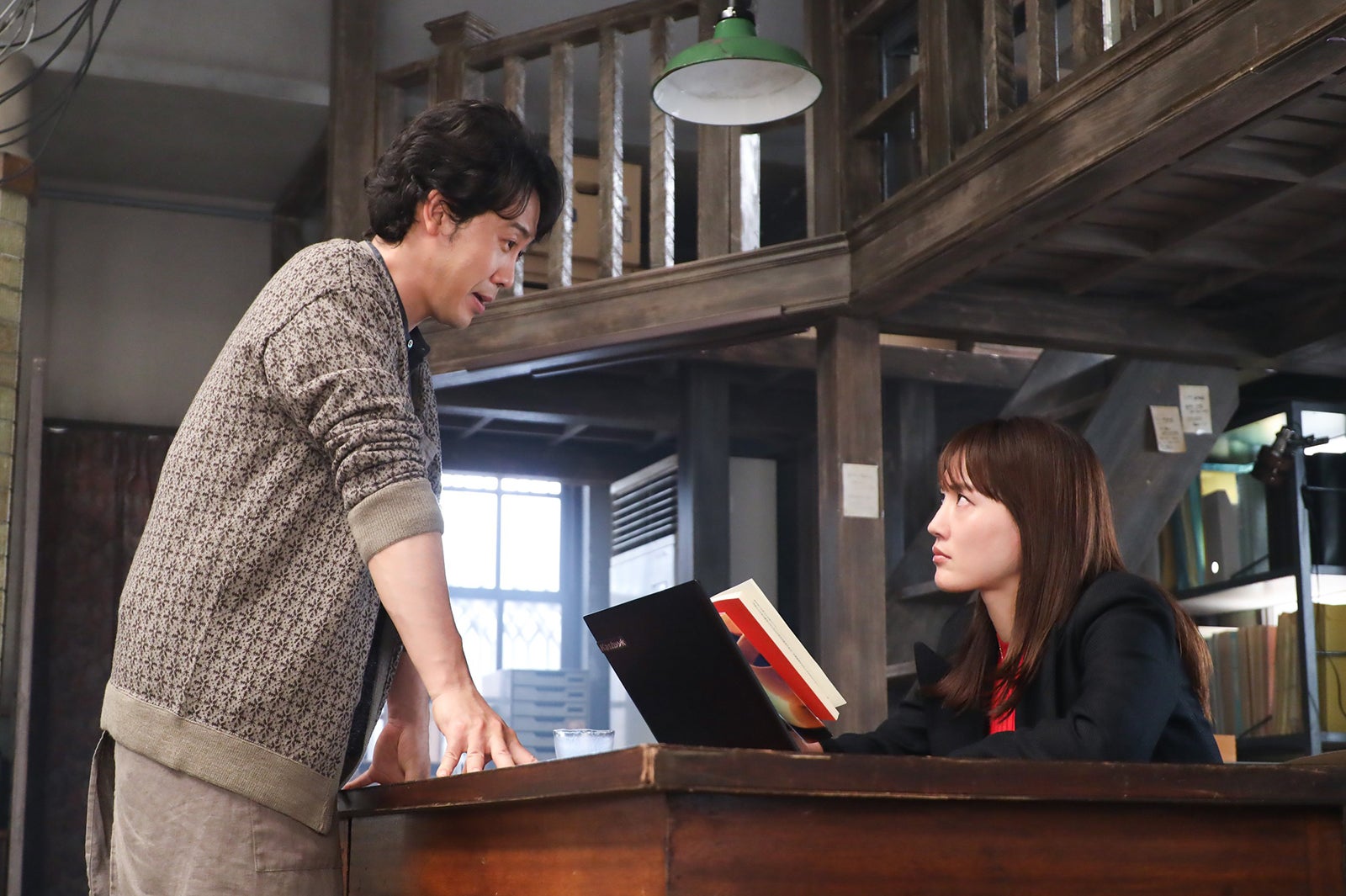 大泉洋、綾瀬はるか／「元彼の遺言状」第4話より（C）フジテレビ