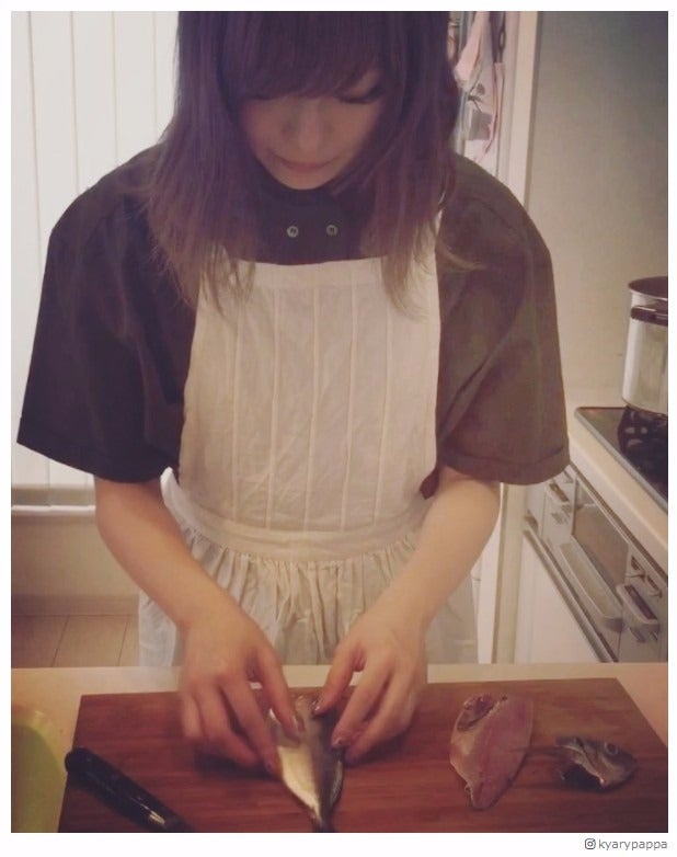 きゃりー、華麗な魚さばきを披露　家庭的な一面に「お嫁に来てください」「いい奥さんになる」の声