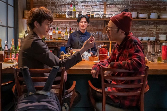 岡田将生、松田龍平、角田晃広 「大豆田とわ子と三人の元夫」第2話より(C)カンテレ、フジテレビ