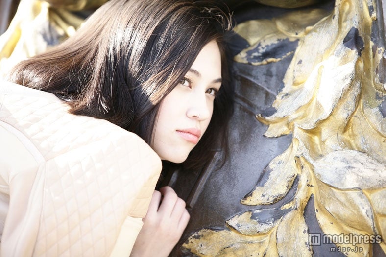 水原希子／資生堂「TSUBAKI」ヘッドスパ新CMメイキングショット