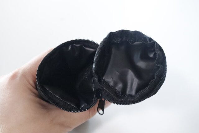 小物収納ケース（カラビナ付、管楽器マウス）　内側