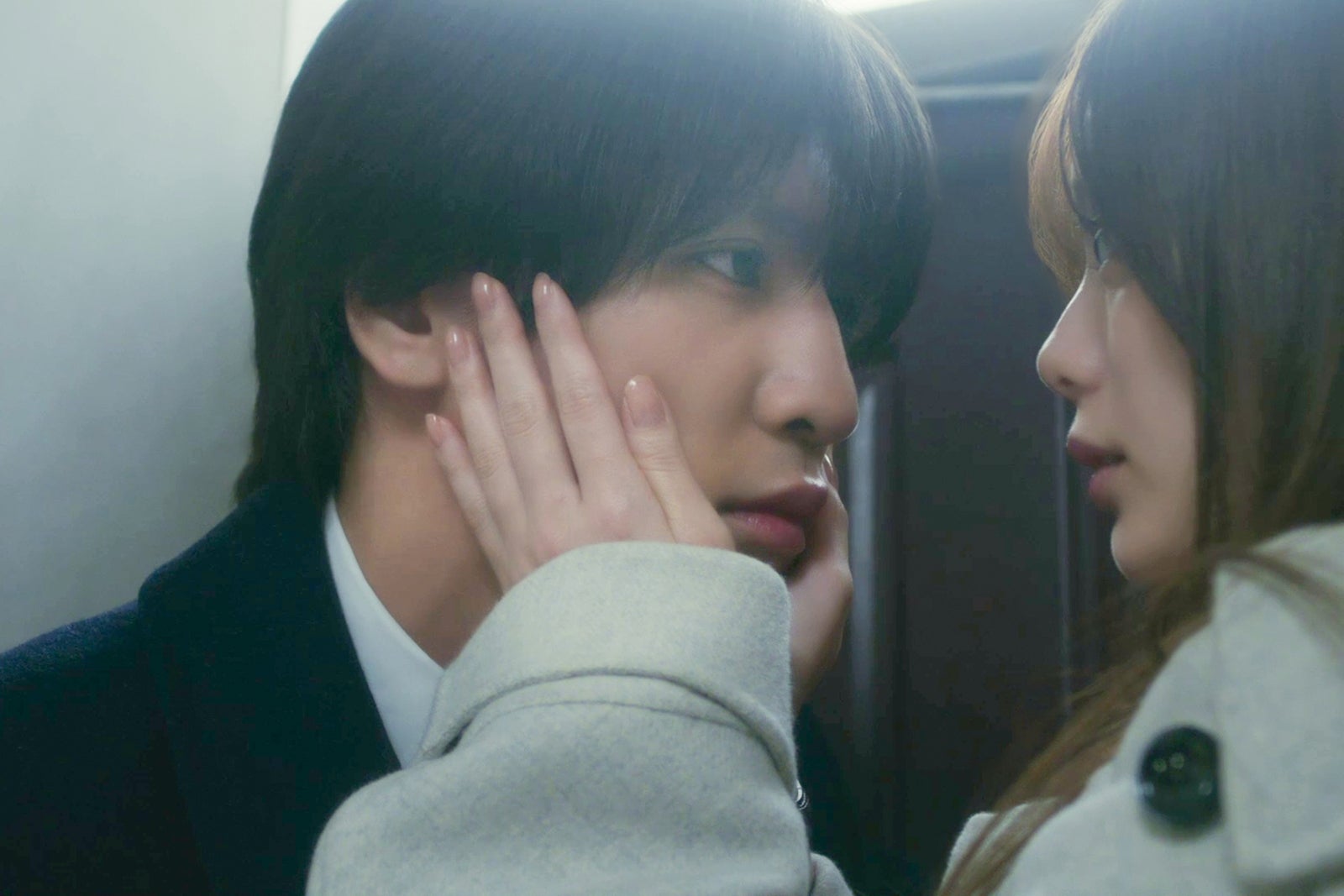 【キスでふさいで、バレないで。 第8話】塩谷、元恋人・ミサキと再会