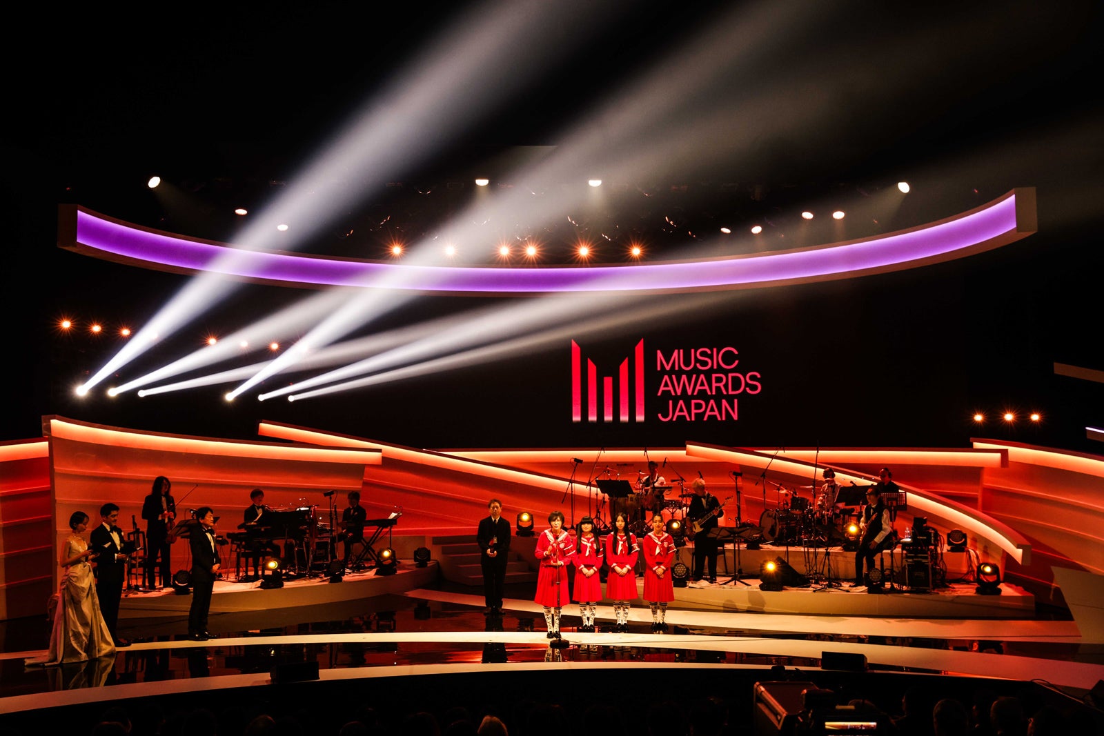 新しい学校のリーダーズ（C）CEIPA／MUSIC AWARDS JAPAN2025