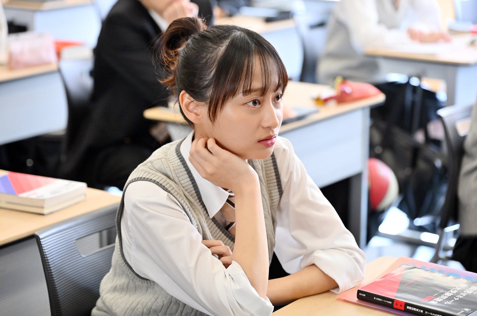 影山優佳「御上先生」第1話（C）TBS