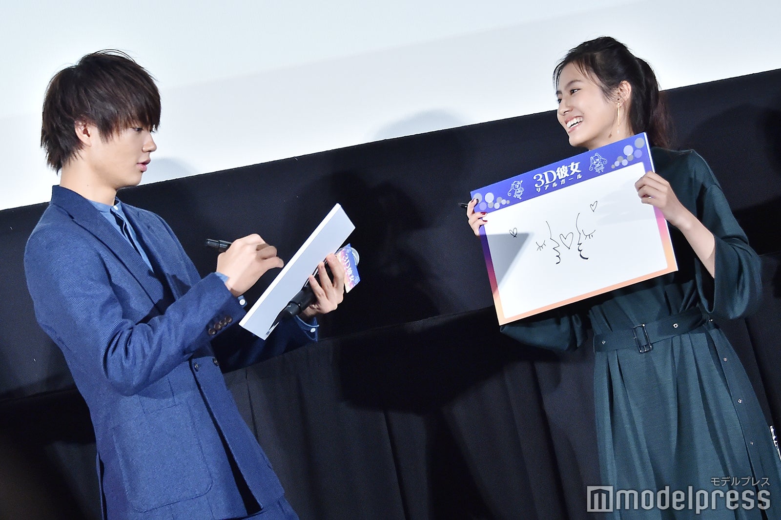 佐野勇斗、恒松祐里 （C）モデルプレス