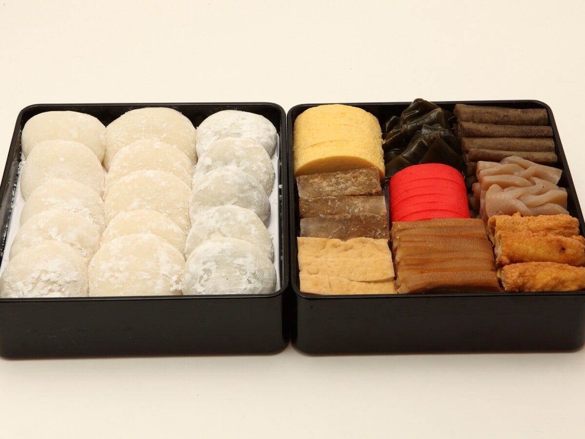 沖縄の重箱料理。旧盆や正月などの年中行事には欠かせない （C）OCVB